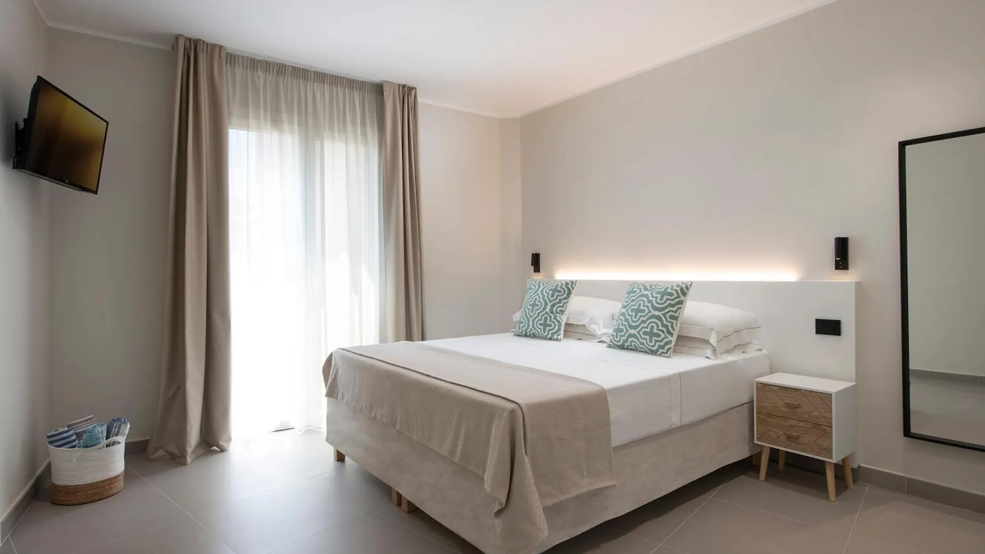 Mem Lodge And Suite Pula Italy